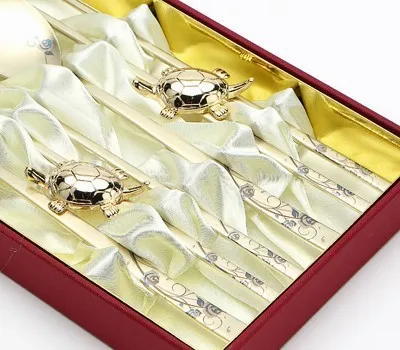 결혼식 답례품 제작, 실용성과 감성을 동시에 잡는 법 2 아멜리아 블루 티타늄 거북부부수저세트